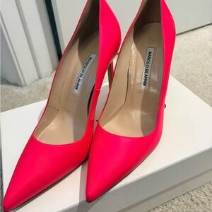 Manolo Blahnik BB 105 Neon Pink Pumps 38.5